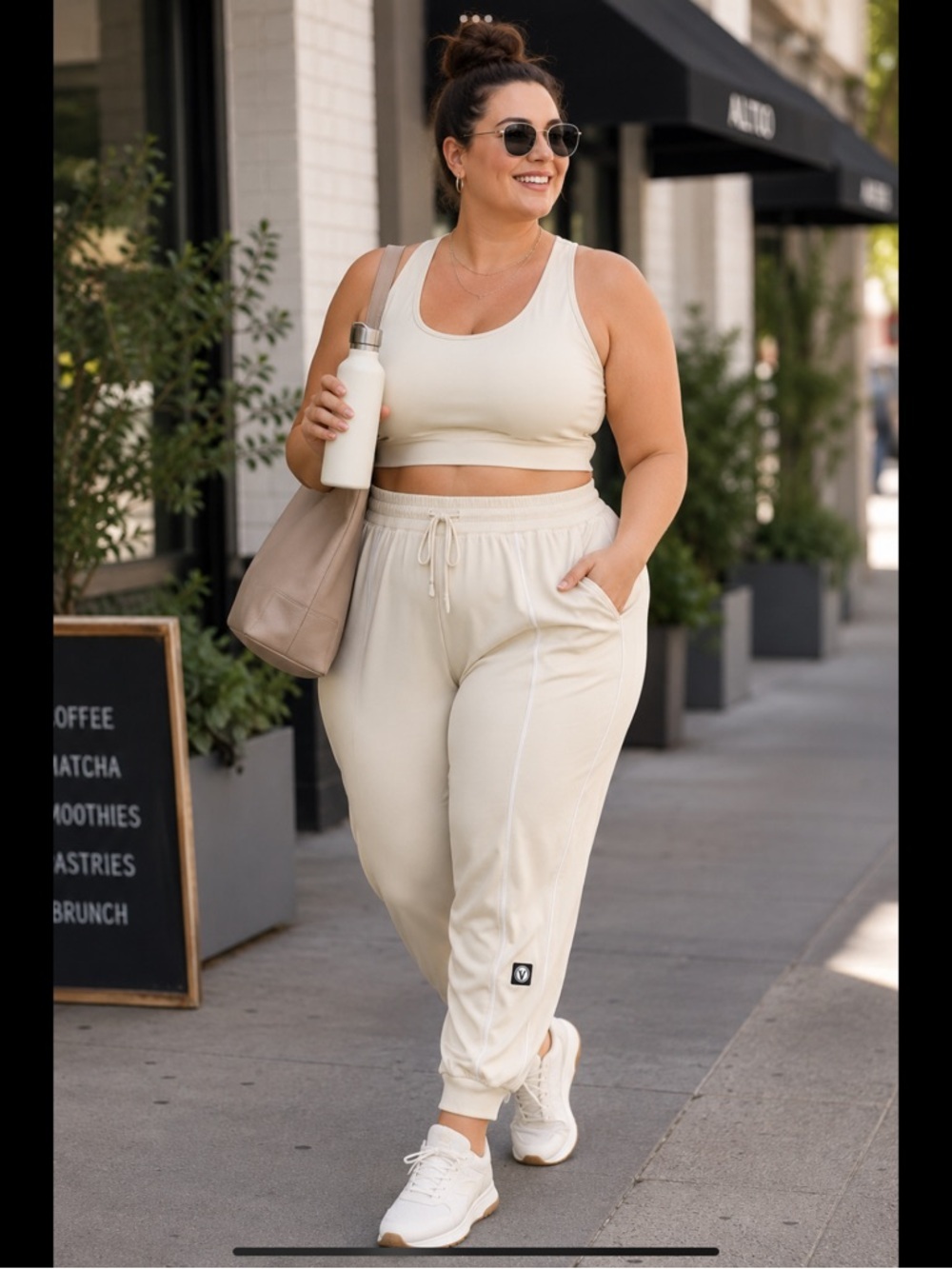 Cream Athleisure Capri Joggers Plus Size 22/24 NWT Wicking Activewear LIVI